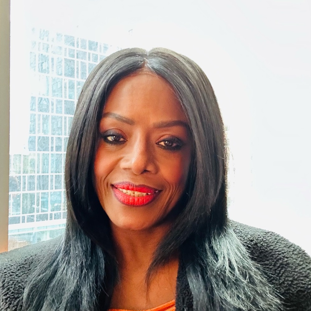 Meet your Posher, DeeDee